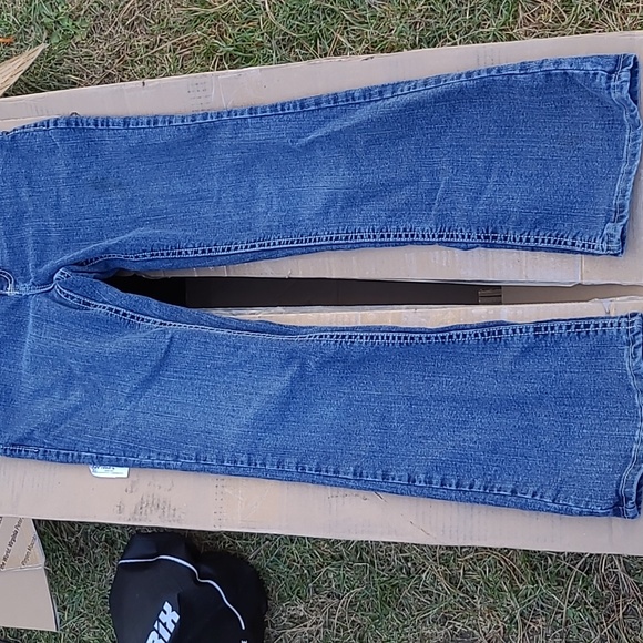 Wrangler Bootcut Jeans - Picture 4 of 6